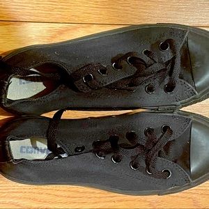Converse Black size 8